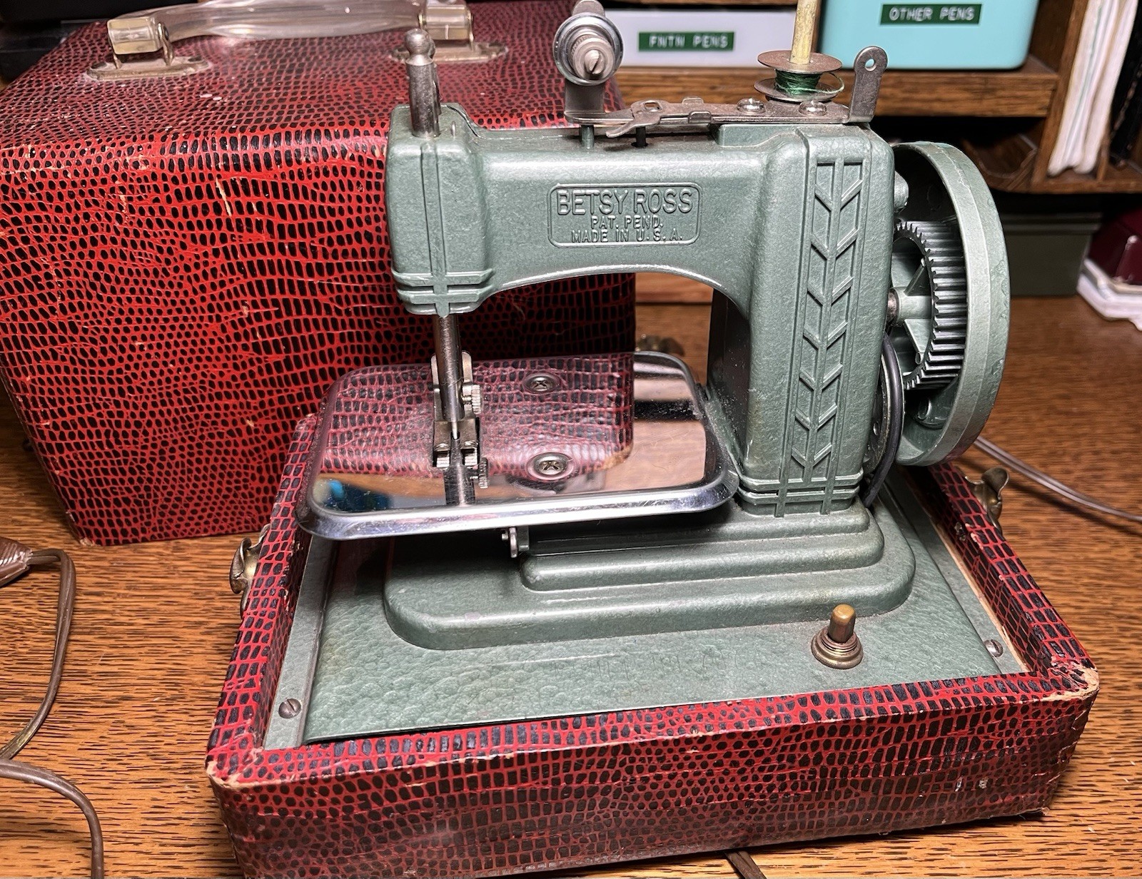 Vintage Gibraltar Betsy Ross Electric Model 707-E Childs Sewing Machine +Case Vintage Gibraltar Betsy Ross Electric Model 707-E Childs Sewing Machine +Case