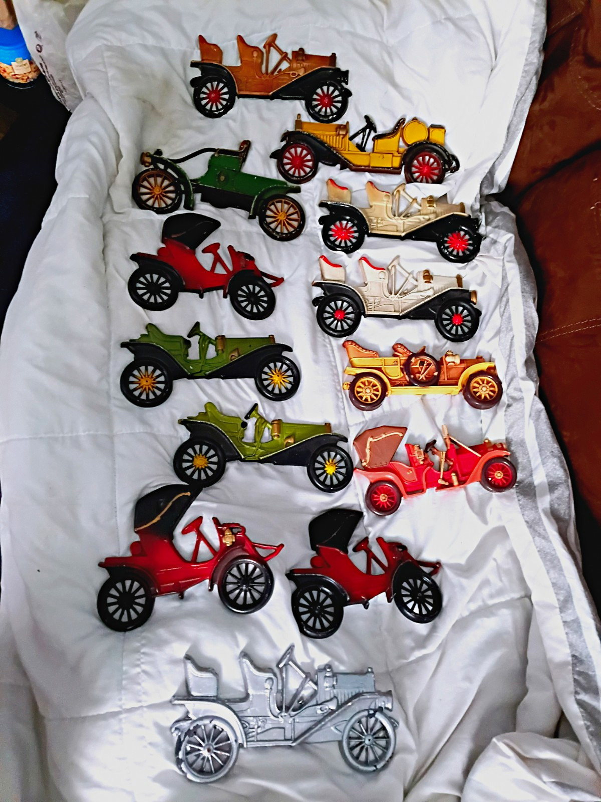 Vintage Antique Car Wall Hangers Lot Of 13 Antique Automobiles 11 Metal 2 Plas Vintage Antique Car Wall Hangers Lot Of 13 Antique Automobiles 11 Metal 2 Plas