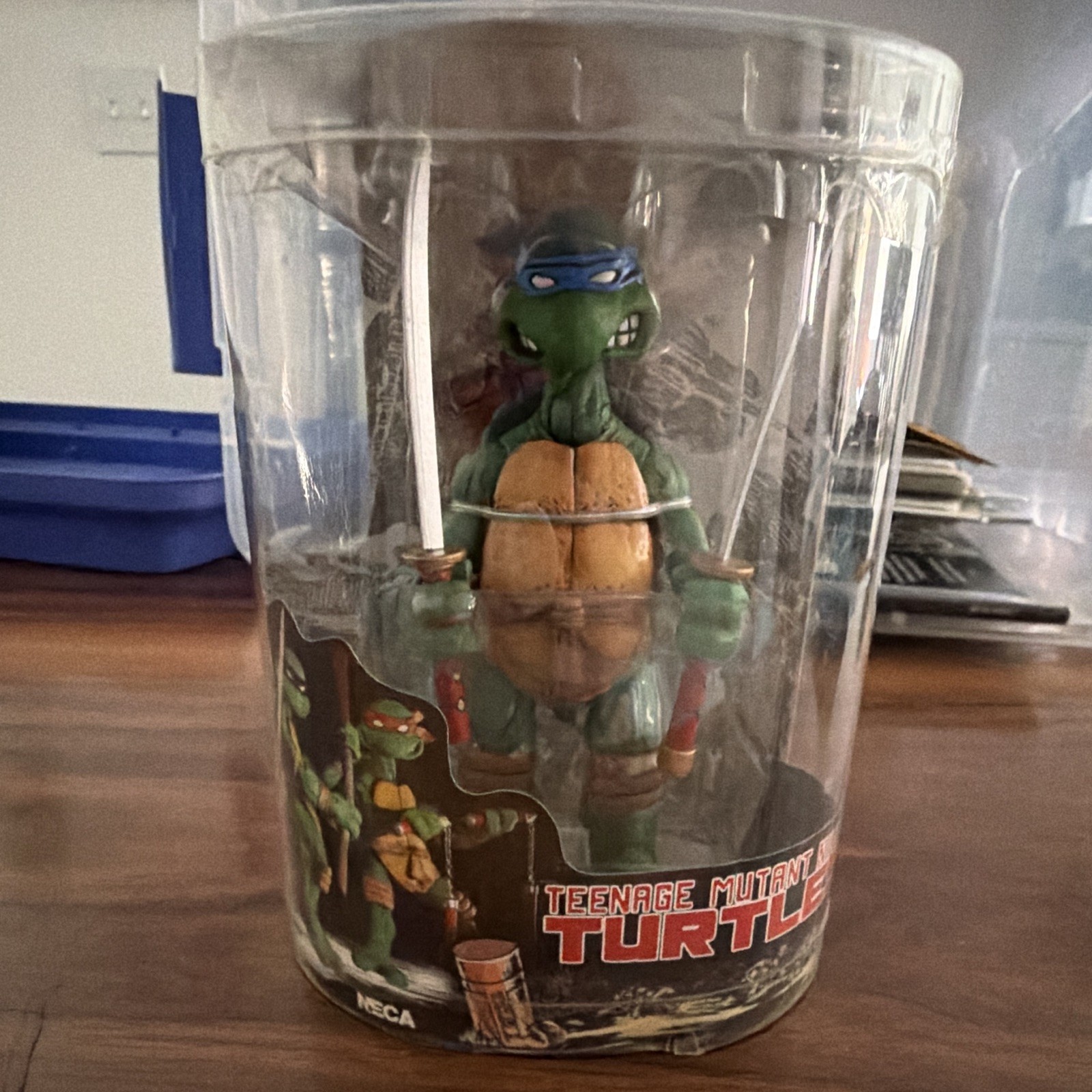 NECA Teenage Mutant Ninja Turtles Leonardo Figure Mirage Studios Animation 2008