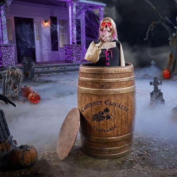 Home Accents 4.5 FT Animated LED Cabernet Casualty Halloween 26SV24841