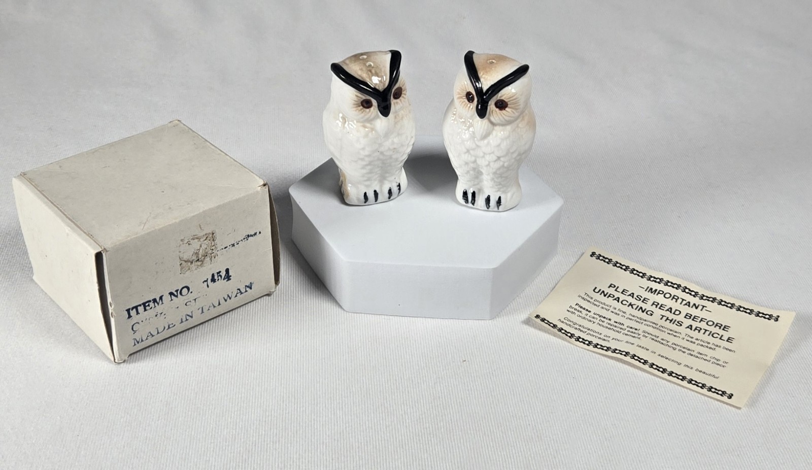 VTG Set of Porcelain Ceramic Hand Painted Owl Salt & Pepper Shakers with box VTG Set of Porcelain Ceramic Hand Painted Owl Salt & Pepper Shakers with box
