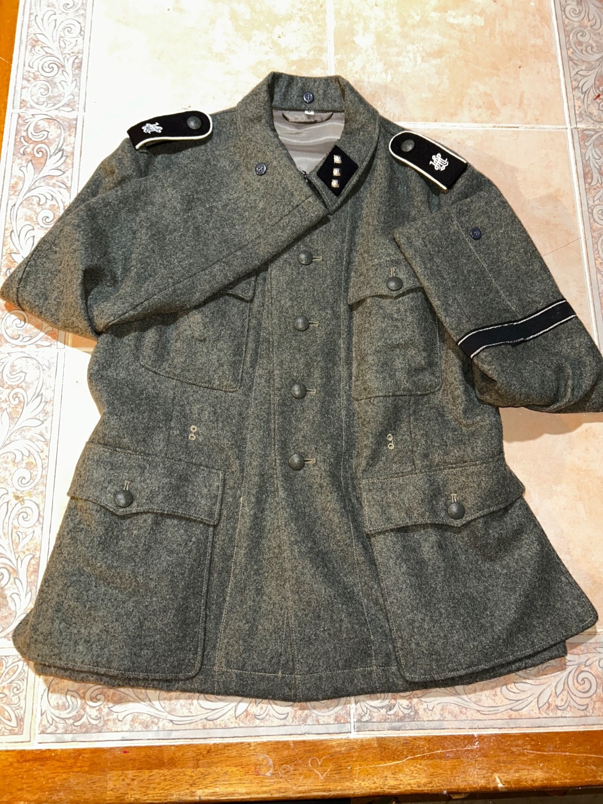 Reproduction German WW2 Electrician's Tunic Size Medium Reproduction German WW2 Electrician's Tunic Size Medium