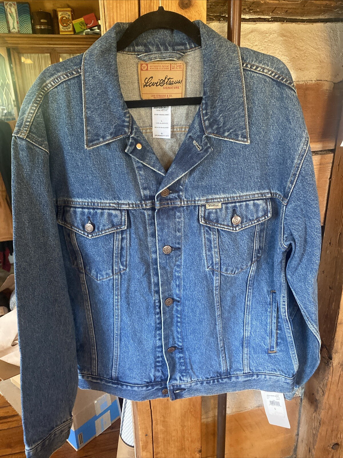 Vintage Levi's trucker Denim Jean Jacket Size L Large 2005 New Mens NWT Vintage Levi's trucker Denim Jean Jacket Size L Large 2005 New Mens NWT