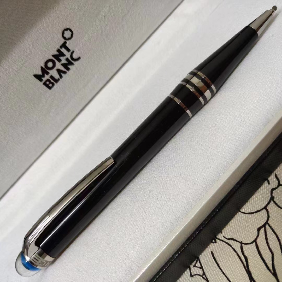 Montblanc Starwalker Midnight Black Resin Ballpoint Pen 105657 Montblanc Starwalker Midnight Black Resin Ballpoint Pen 105657