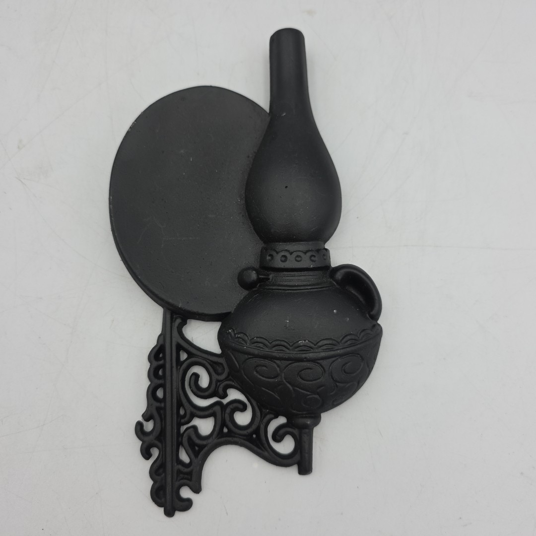 vintage 1966 sexton usa wall hanging metal art / trivet 5.5”