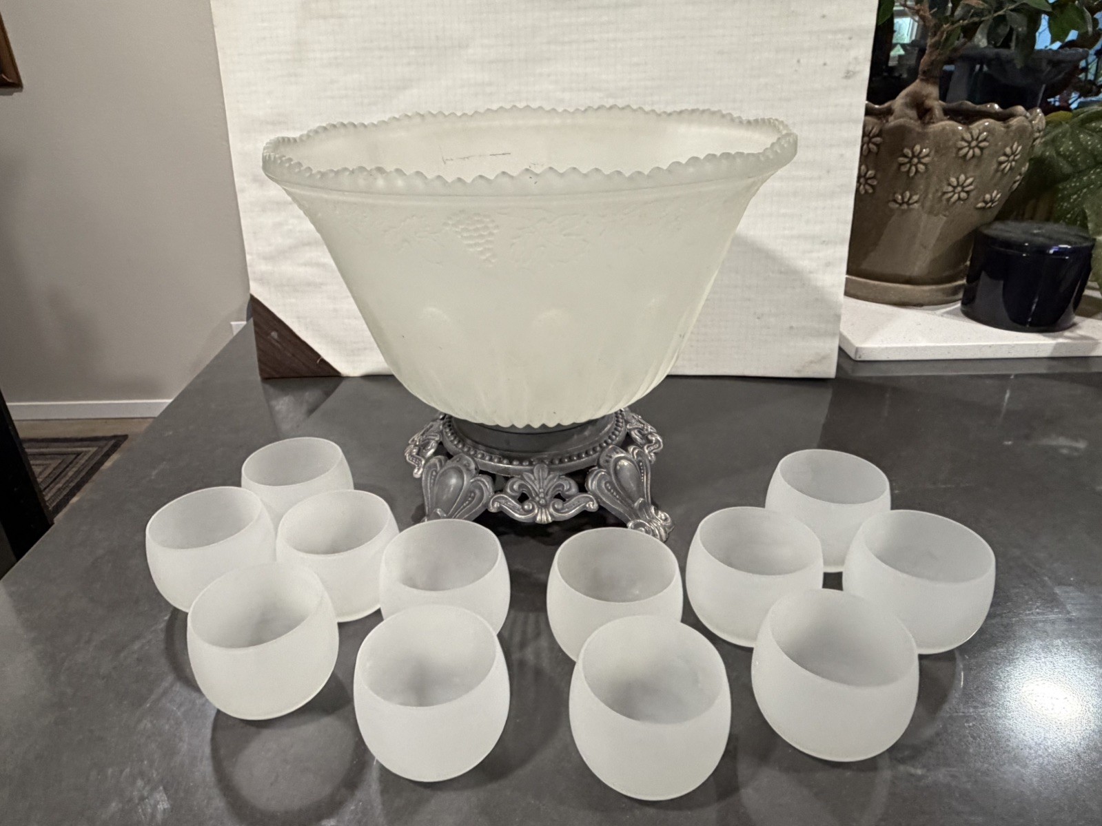 Indiana Glass Princess House Frosted Punch Bowl +12 Cups with metal base 1960’s 
