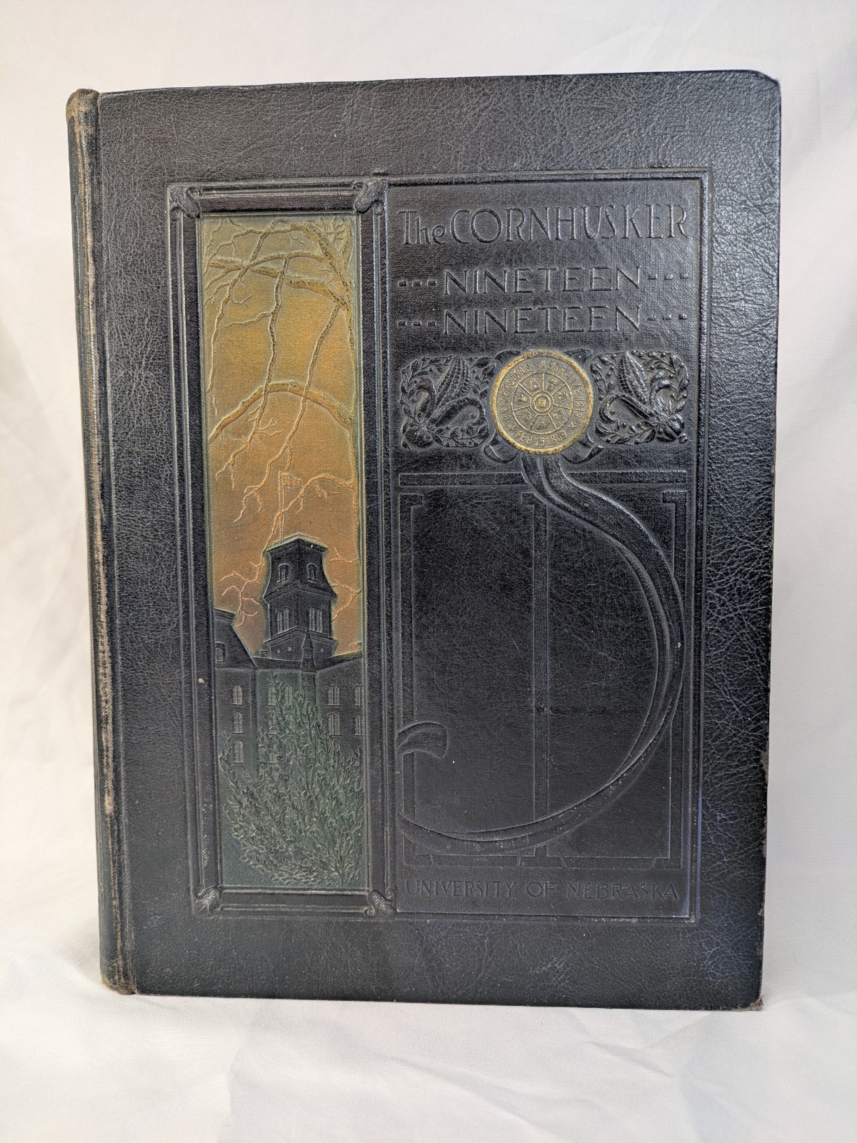 1919 University of Nebraska Yearbook, The Cornhusker Vol. 13, WWI Dedication
