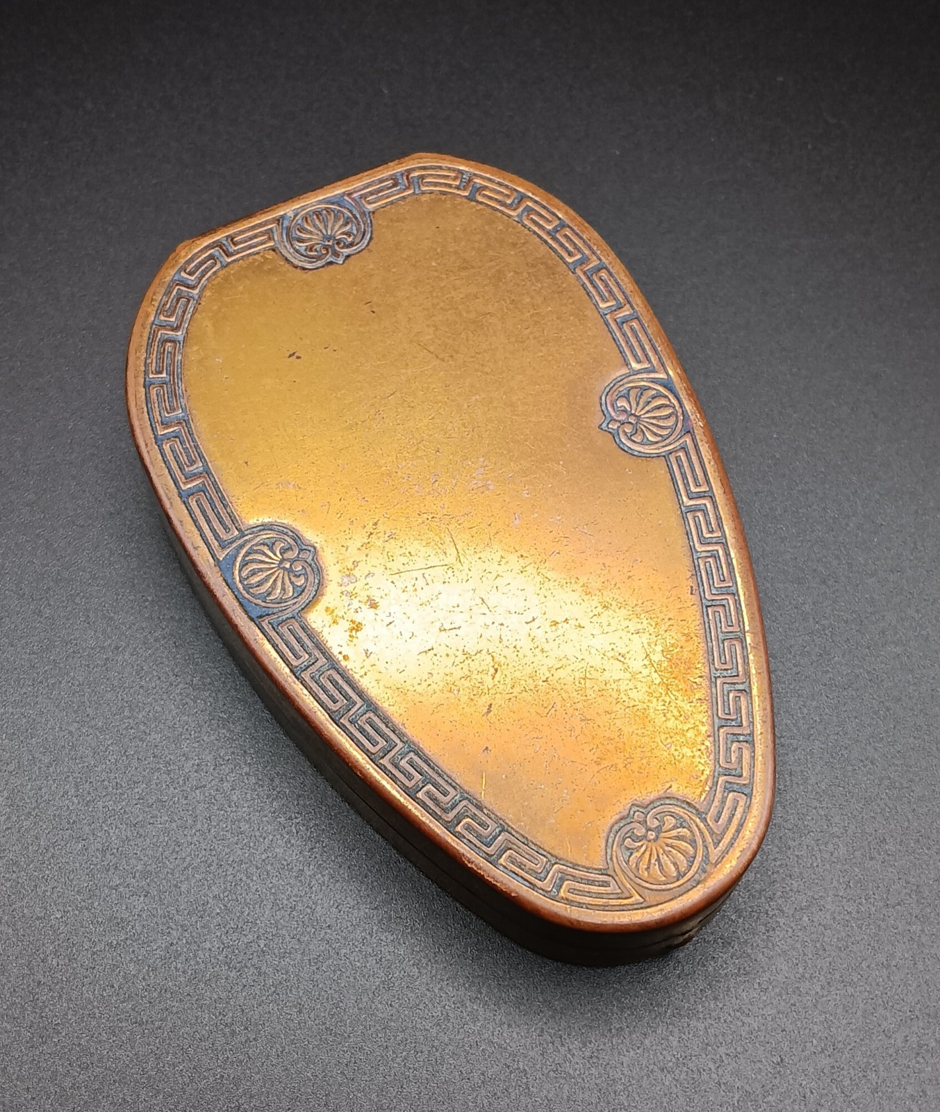Vintage Art Deco (1920s) Karess Woodworth Brass Compact NOS Vintage Art Deco (1920s) Karess Woodworth Brass Compact NOS