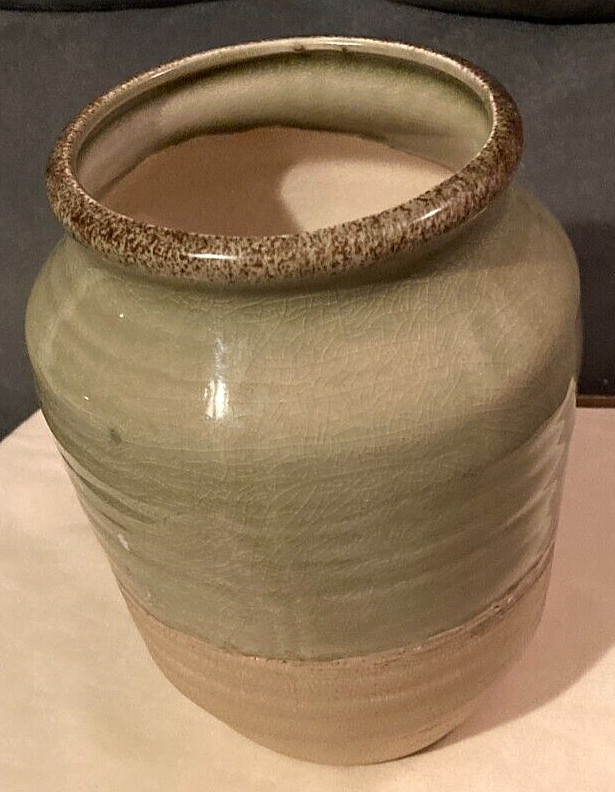 Studio Art Pottery Vase Green Glaze w/Natural Clay-Swirl Pattern-Unsigned-7\ Studio Art Pottery Vase Green Glaze w/Natural Clay-Swirl Pattern-Unsigned-7\