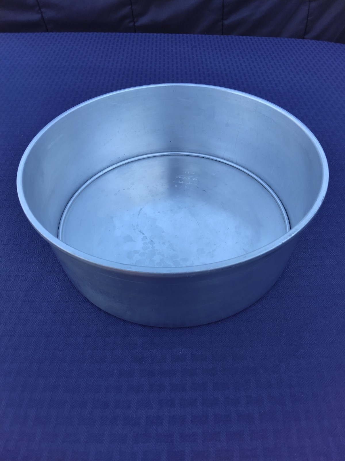Vintage Wear Ever No.2719 2Pc. Cake Pan 9\ Vintage Wear Ever No.2719 2Pc. Cake Pan 9\