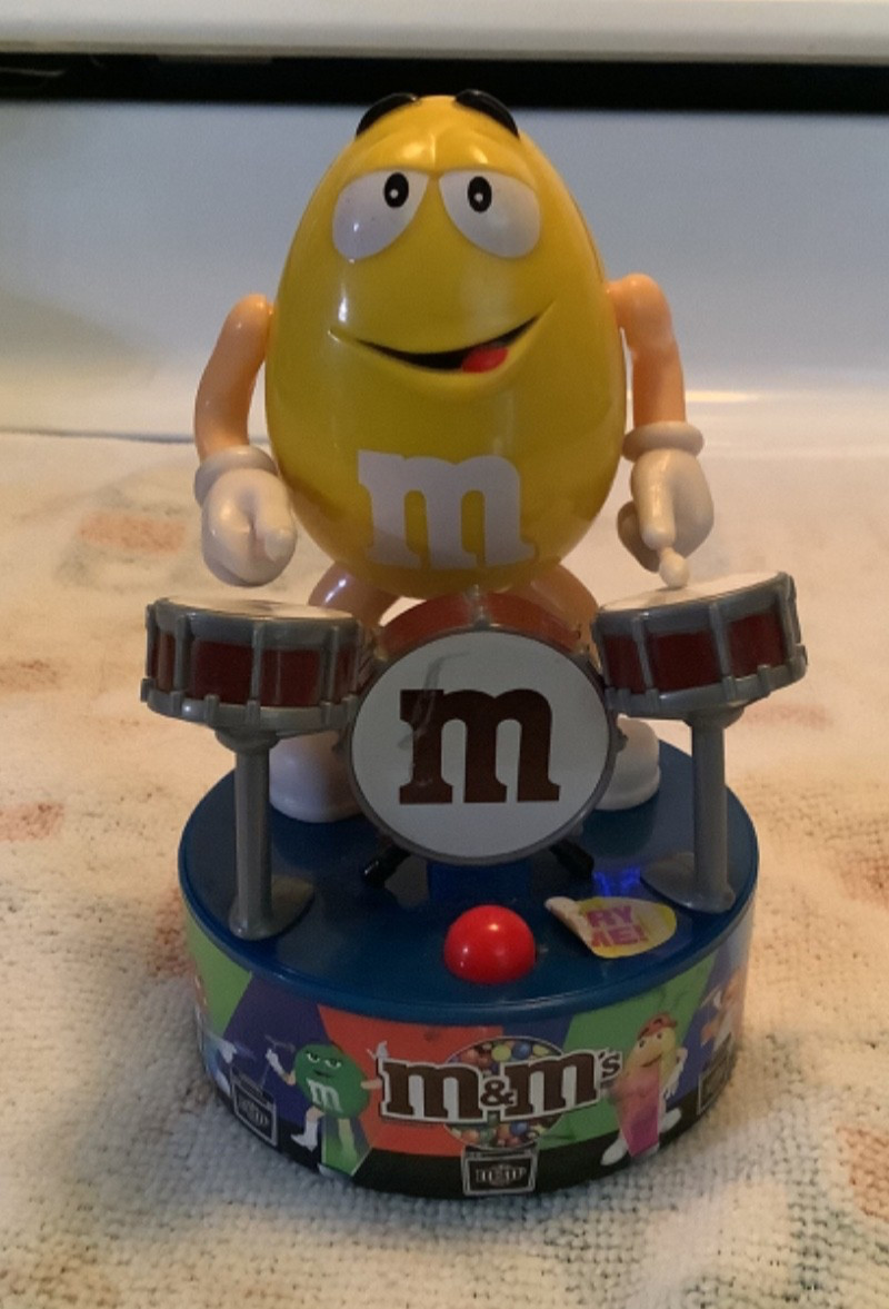 M & M Candy Drummer Playing Drums Used Working Yellow figurine TESTED See Video