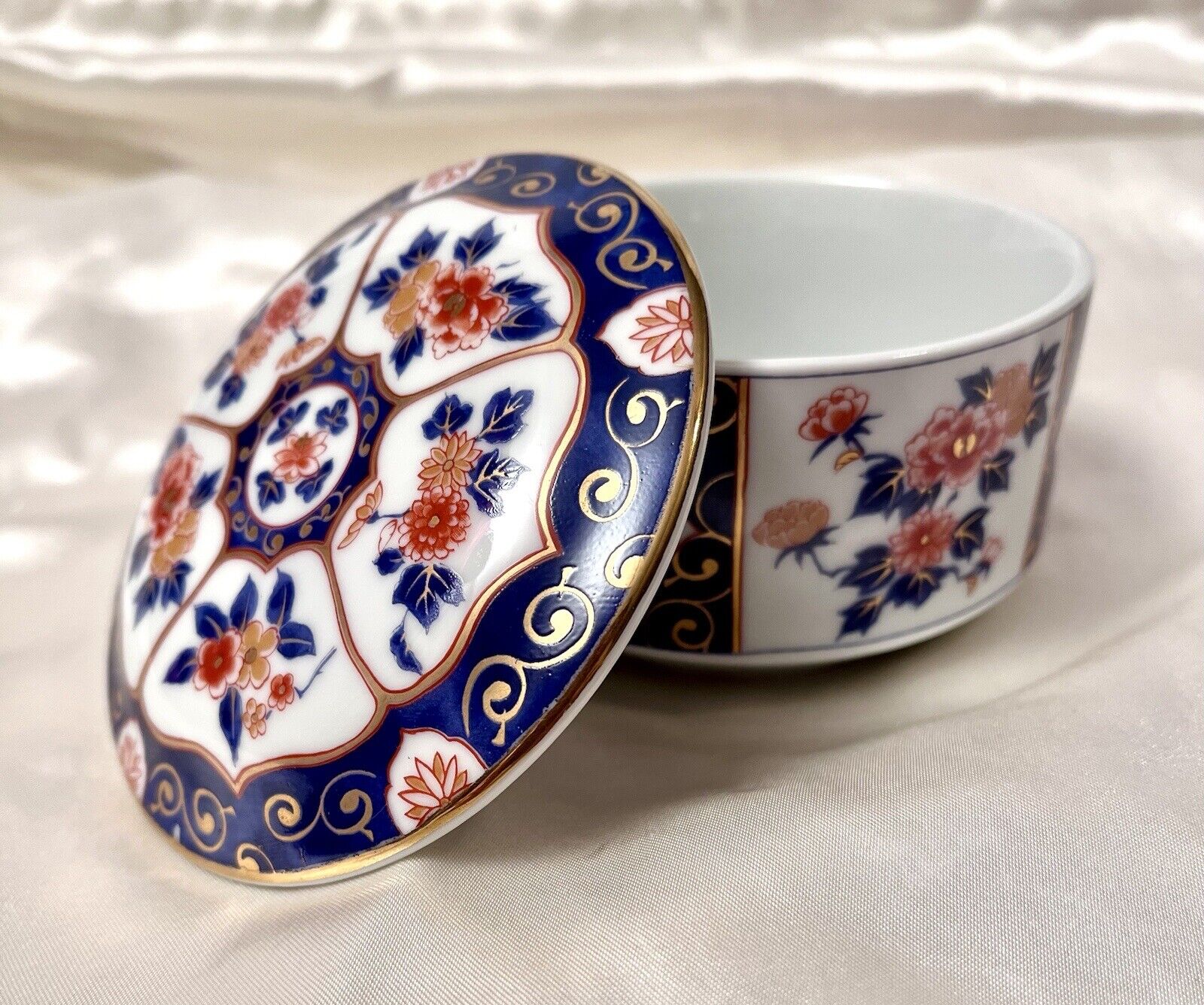 VTG Porcelain Otagiri Lidded Trinket Box Stash Box Hand Painted Floral