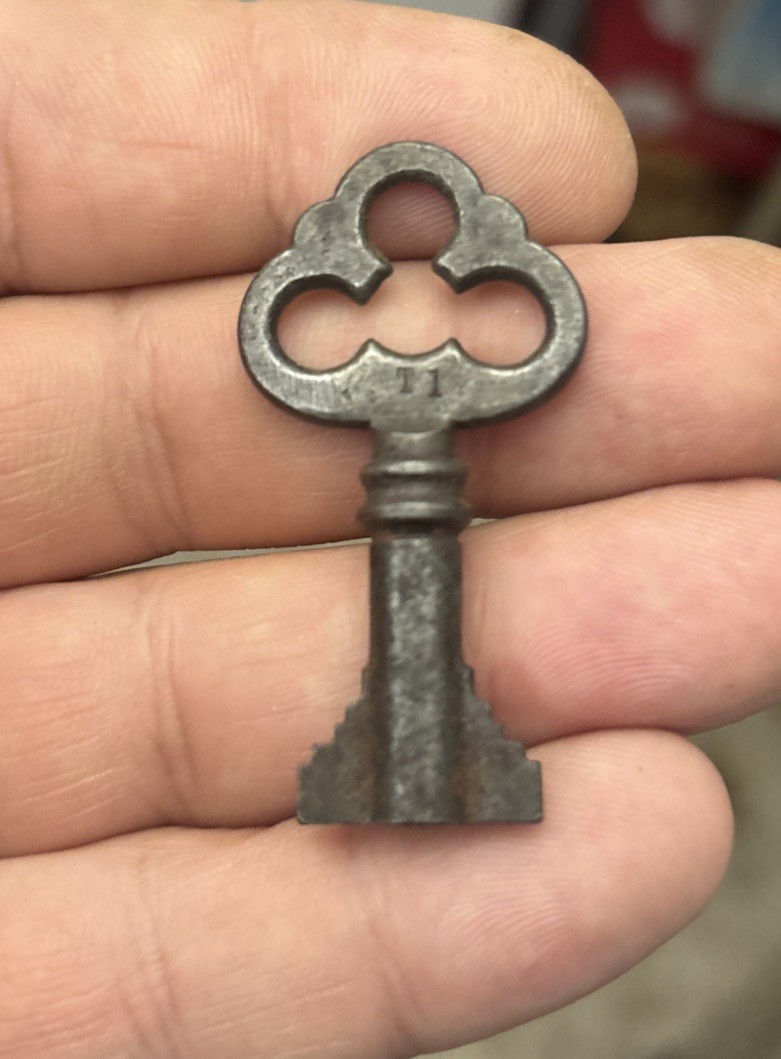 Vintage # T1 Double Bit Open Barrel Skeleton Key Old Trunk Padlock 1 7/8\