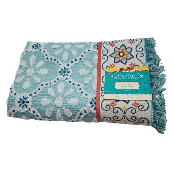 Pioneer Woman Sculpted Trellis 27x52” Bath Towel Classic Mint RETIRED PATTERN