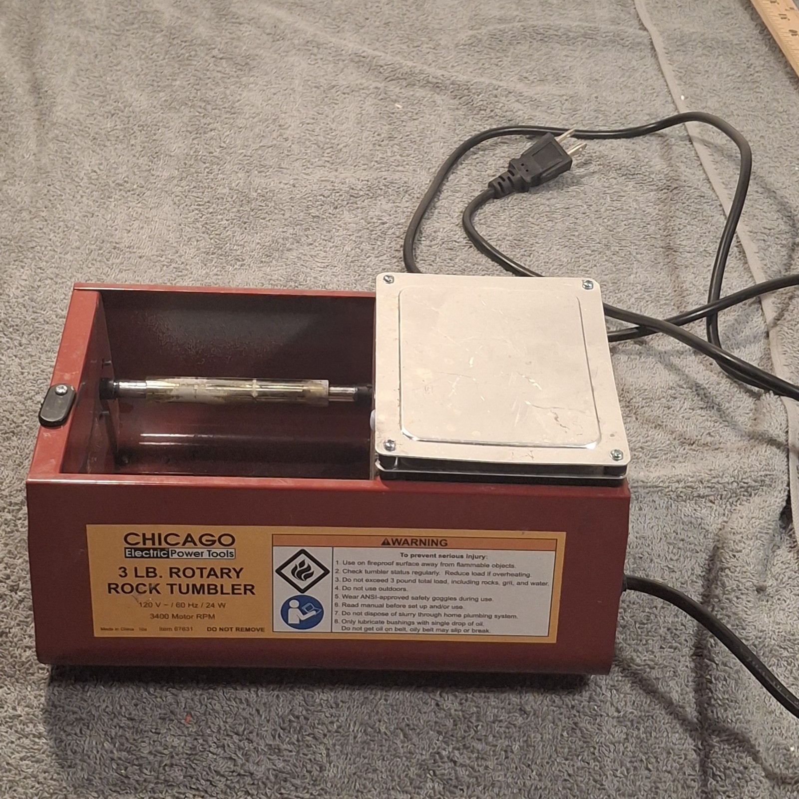Chicago Electric Power Tools Rotary Rock Tumbler 3 lb Capacity - Model 67631