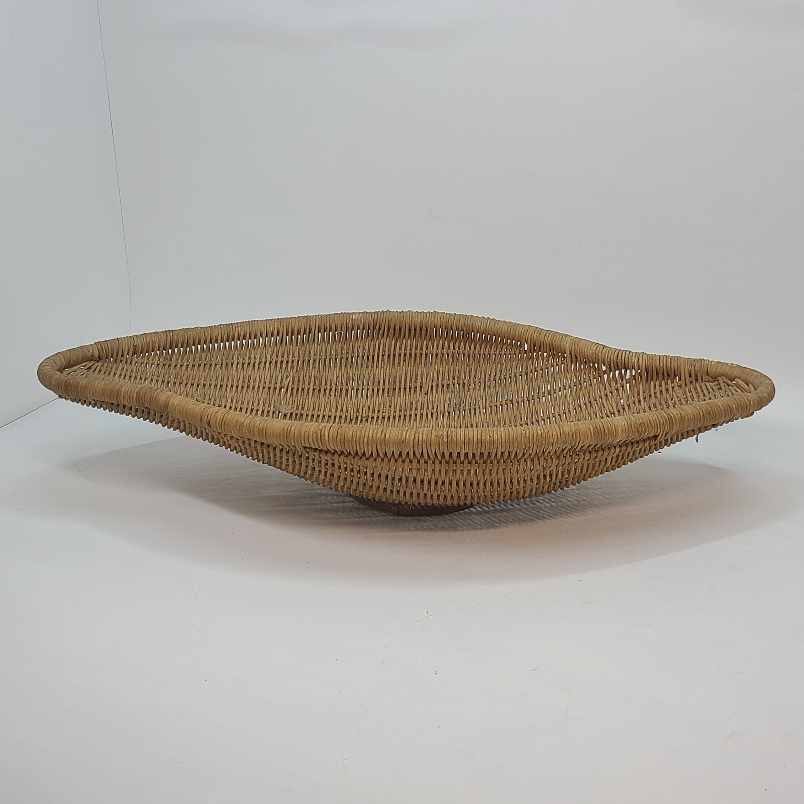 Vtg Wicker Oval Basket Woven Curved Large Decore Brown Tan Storage Display
