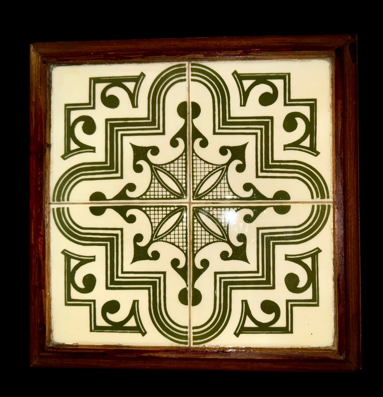 Vintage Wood Framed Green & Ivory Mexico Tile Trivet Hot Plate 10.25\