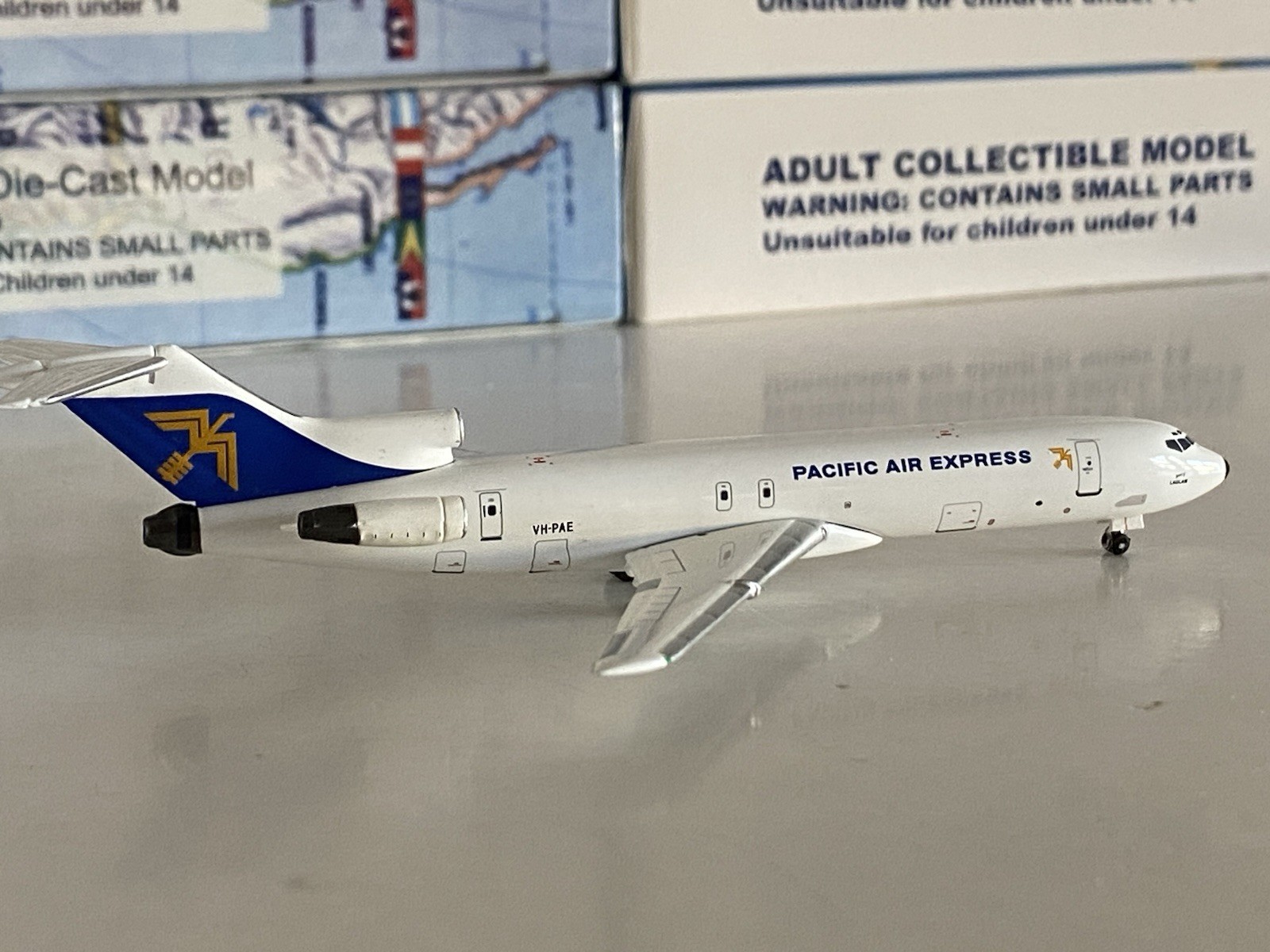 Aeroclassics Pacific Air Express Boeing 727-200 1:400 VH-PAE ACPAC0709