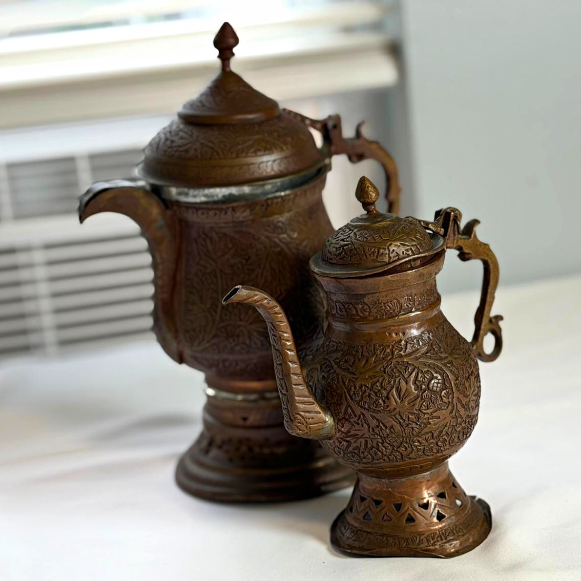 2-Piece Metal Floral Embossed Lidded Tea Pot Set Brown Antique Bronze