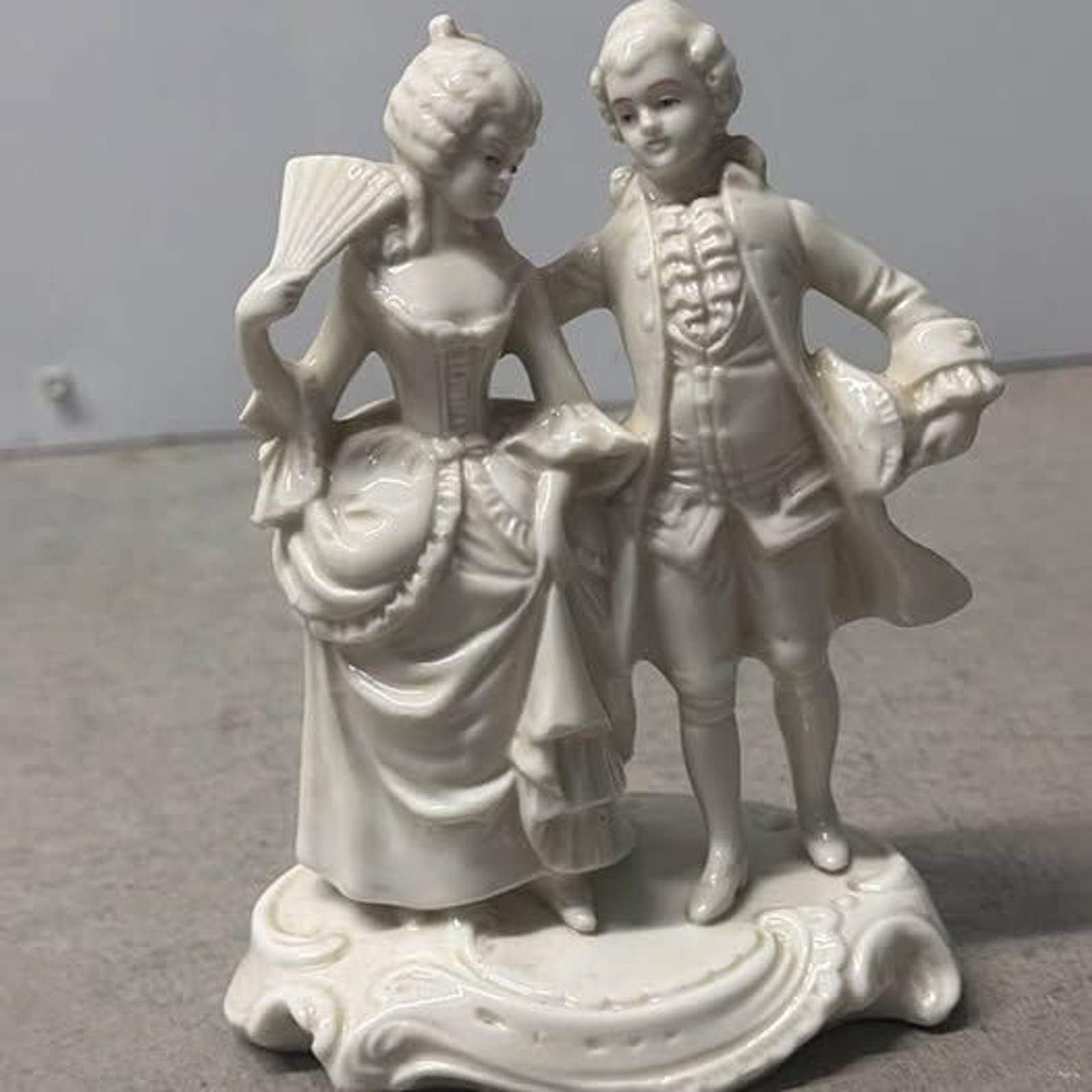 Vintage Porcelain Courting Couple Figurine