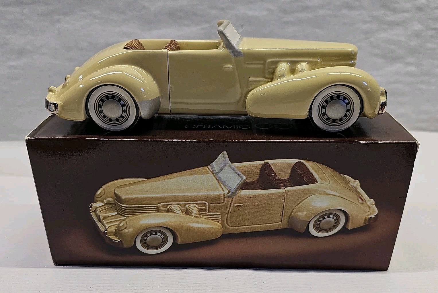 Vintage AVON Collector 1937 Ceramic Cord Car Crafted in Brazil 1984 Original Box