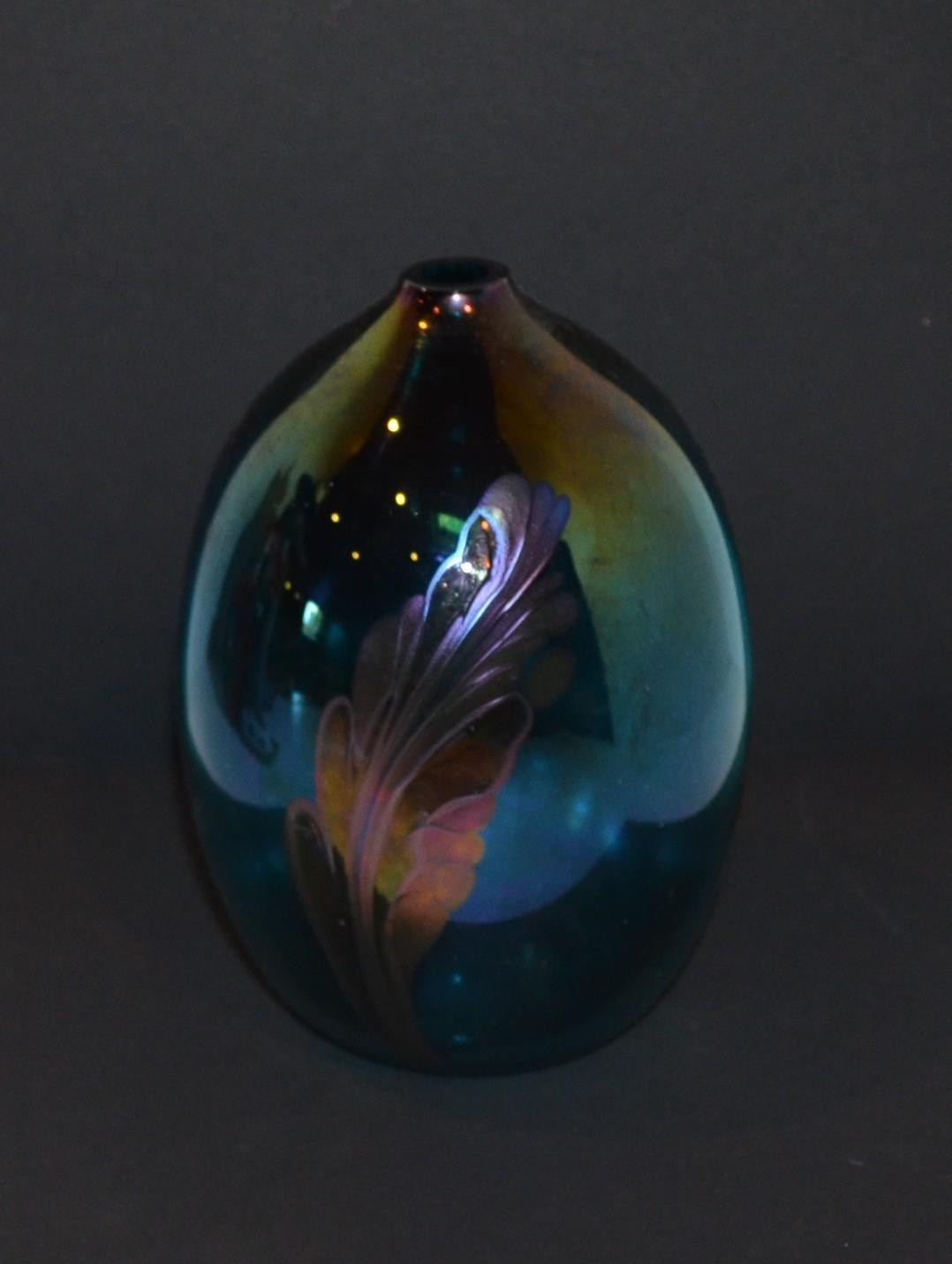 Douglas Becker Iridescent Pulled‑Feather Art Glass Vase Signed Hand Blown