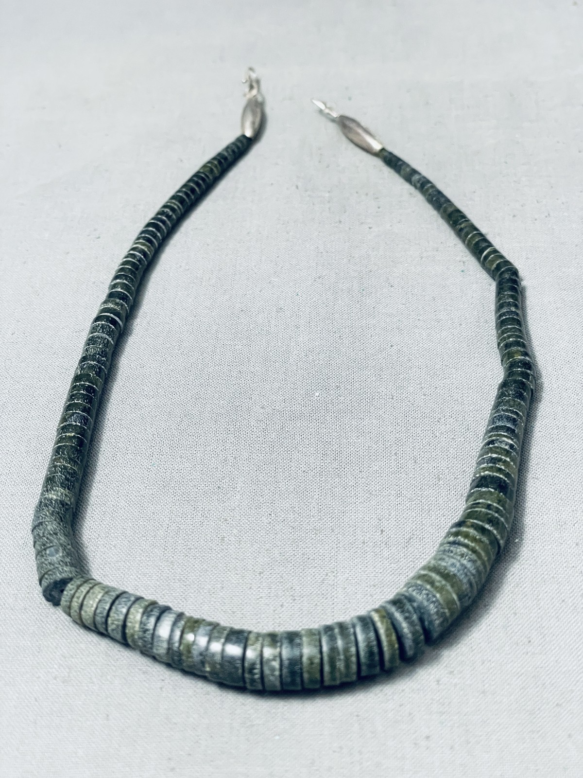 BREATHTAKING VINTAGE NATIVE AMERICAN SANTO DOMINGO STERLING SILVER NECKLACE