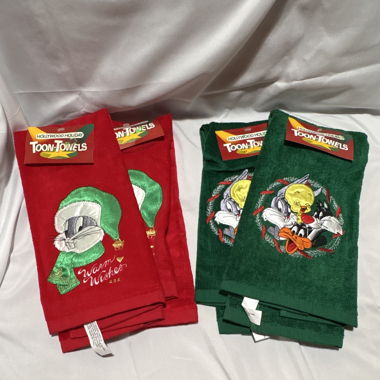4- Vintage 1993 Christmas Hollywood Holiday Toon-towels Looney Tunes Hand Towels