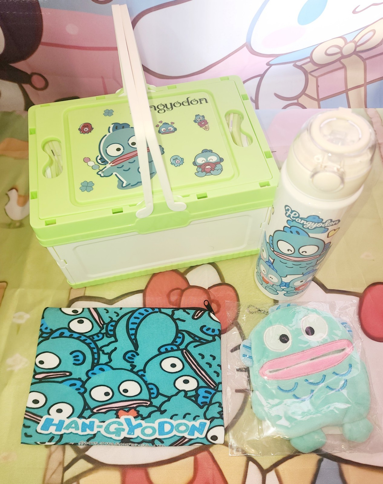 Hangyodon Bundle Tissue Holder Water Bottle Picnic Basket Zipper Pouch Set Hangyodon Bundle Tissue Holder Water Bottle Picnic Basket Zipper Pouch Set