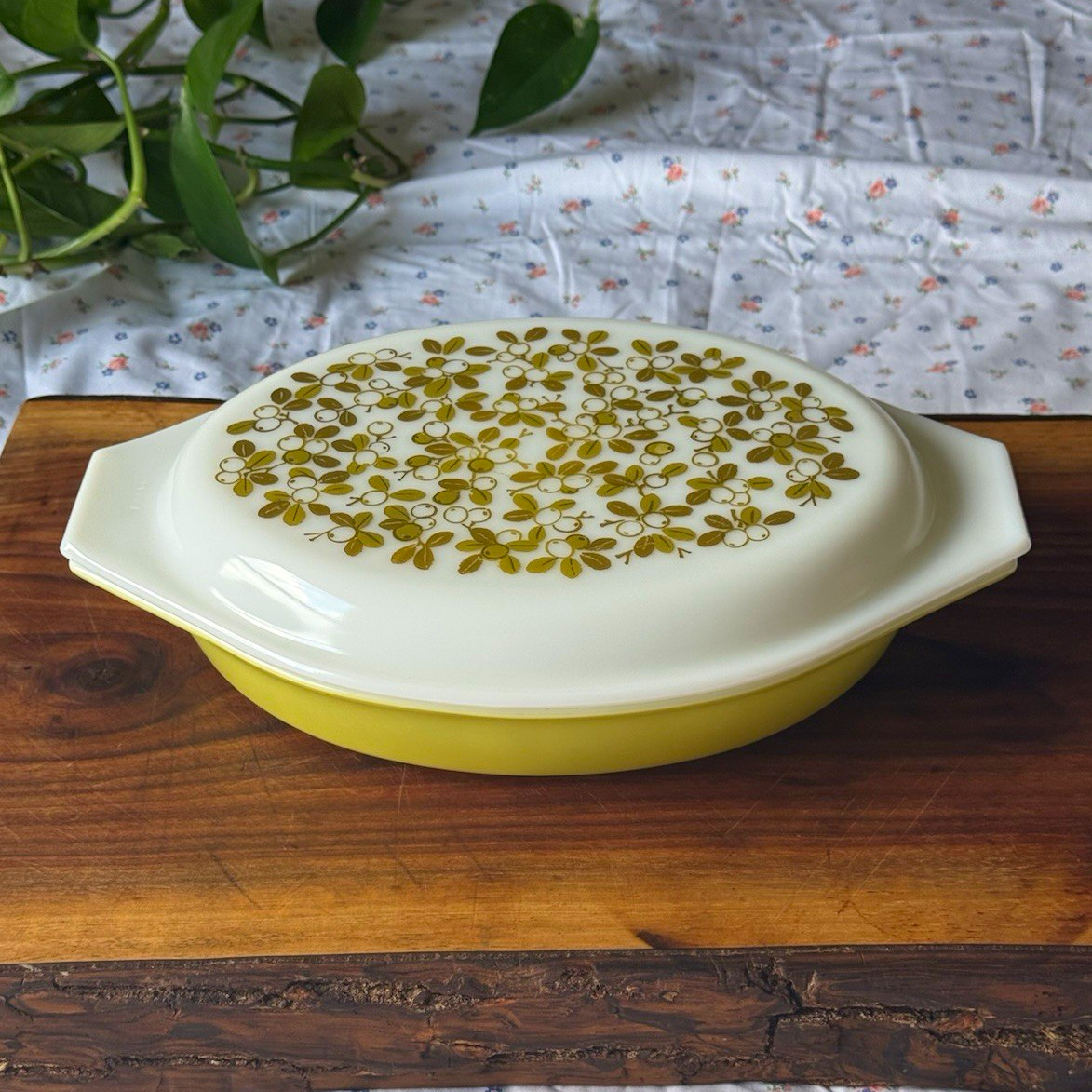 Vintage Pyrex 1 1/2 Quart Verde Olive Divided Casserole Dish With Lid