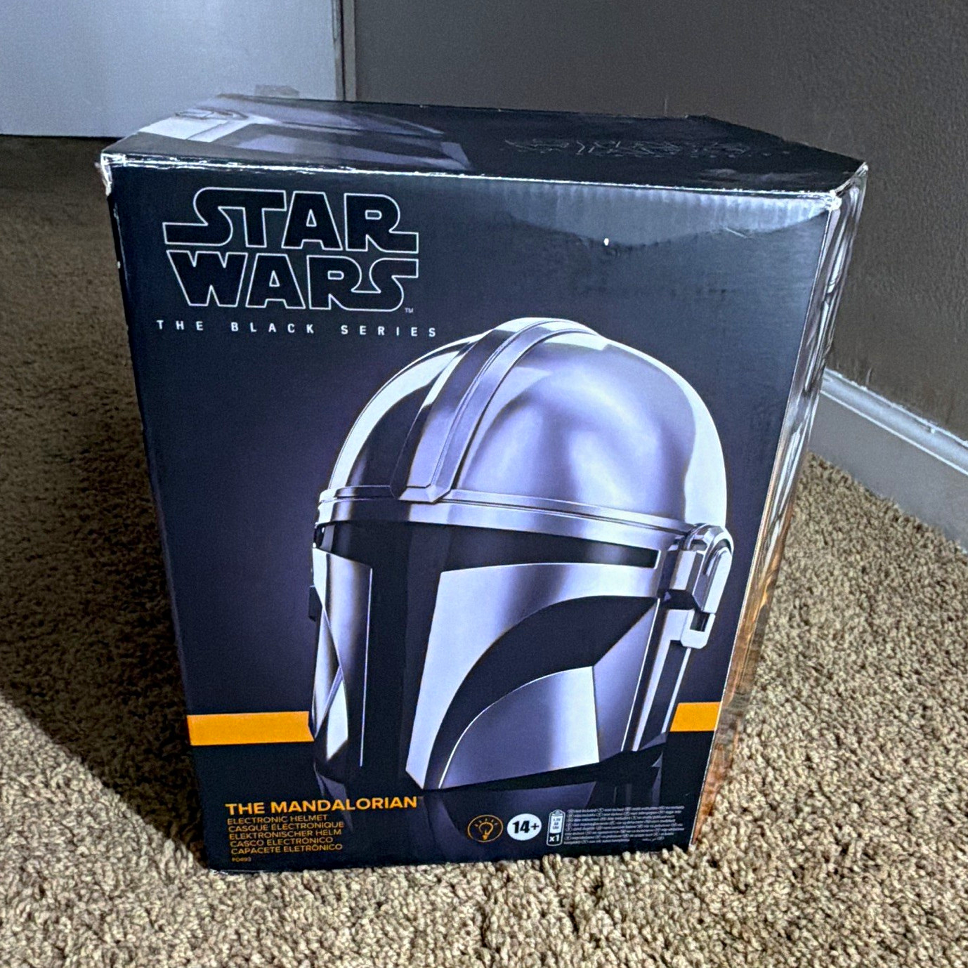 Hasbro Star Wars Black Series The Mandalorian Electronic Helmet