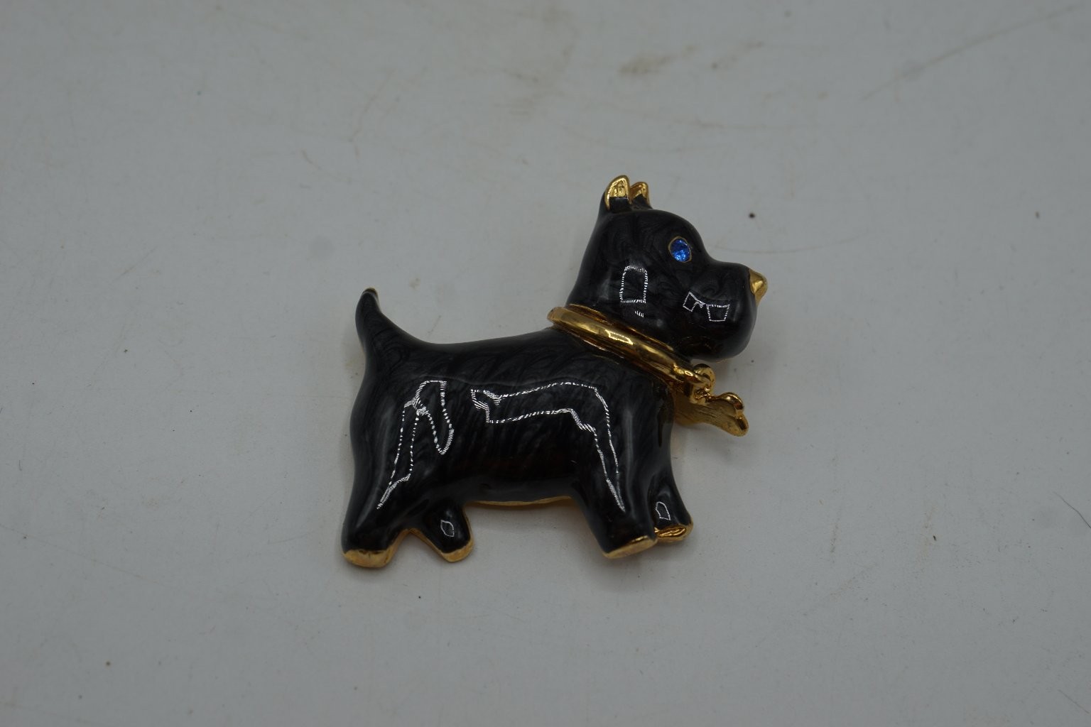 AAI Black Dog Enamel Brooch Gold Tone Vintage Signed 2 Inch AAI Black Dog Enamel Brooch Gold Tone Vintage Signed 2 Inch