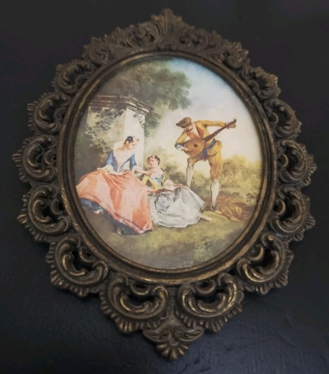 Vintage Ornate Brass Oval Frame With Victorian Style Print 5.5 Vintage Ornate Brass Oval Frame With Victorian Style Print 5.5