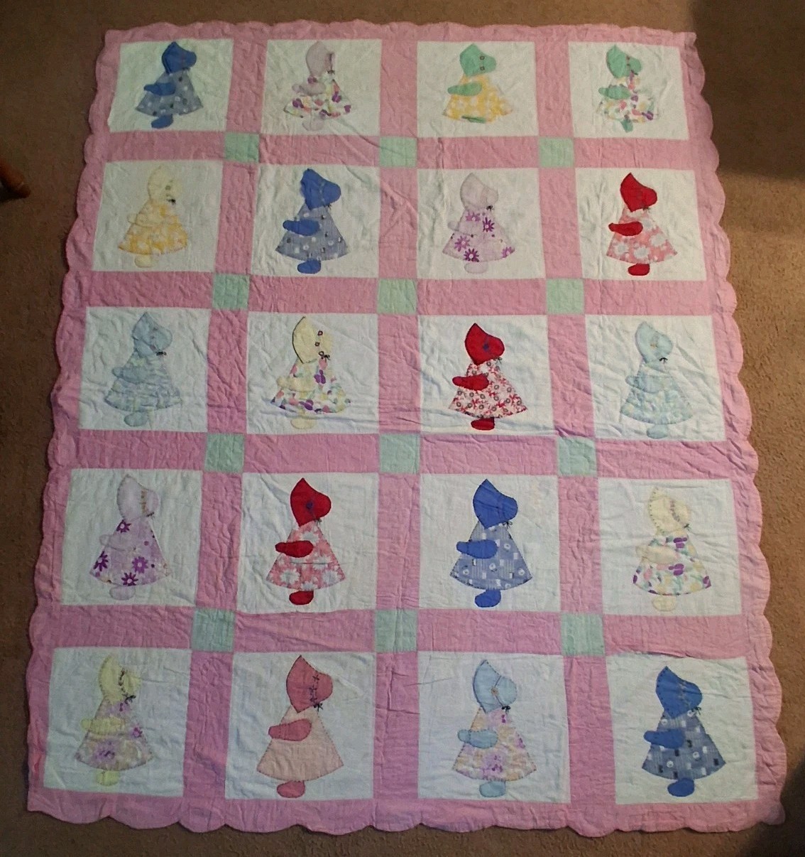 Vintage Hand Sewn Sunbonnet Sue w/Pink Scalloped Edge Quilt 81” X 67” Blanket
