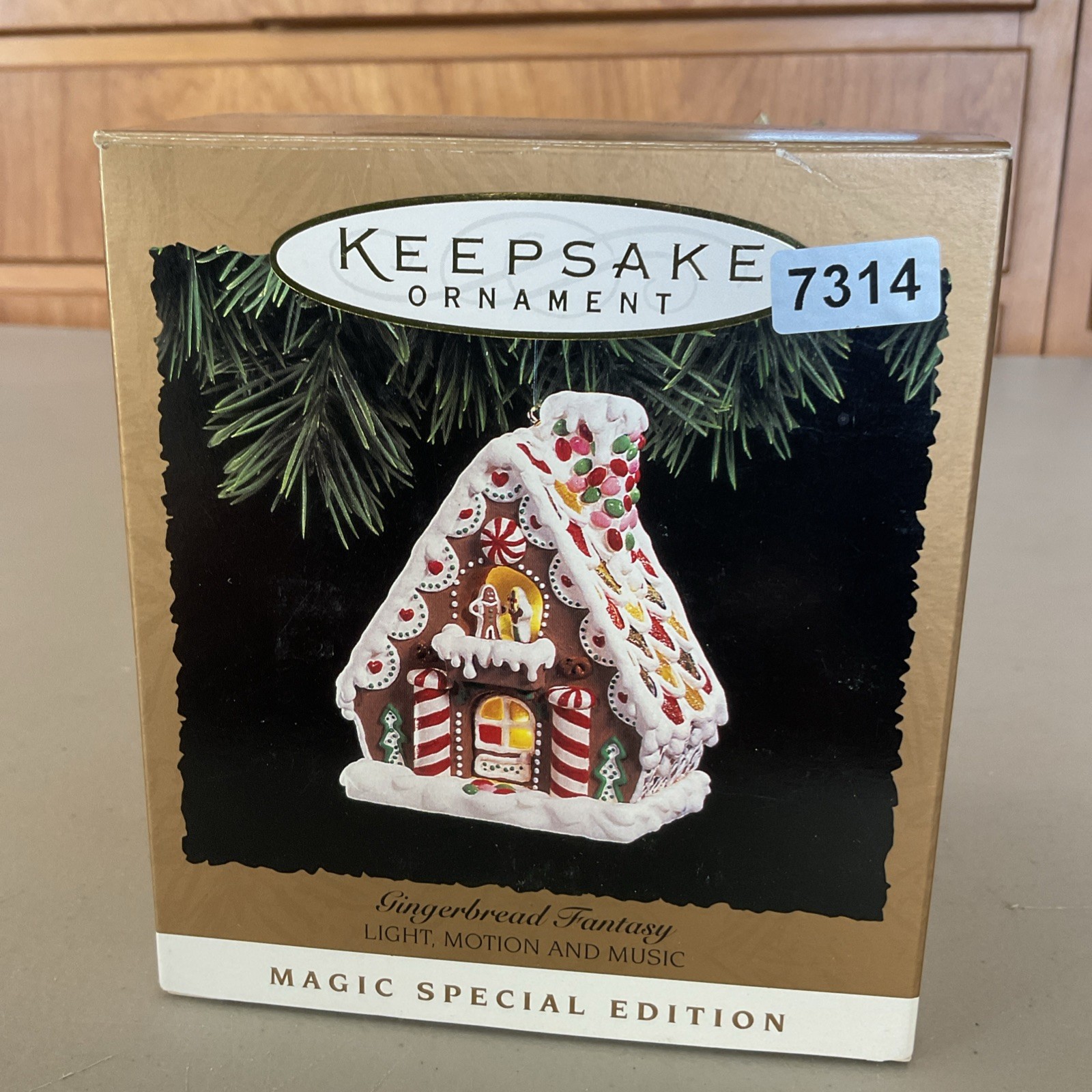 1994 Hallmark Magic Ornament GINGERBREAD FANTASY Light Motion Music Christmas