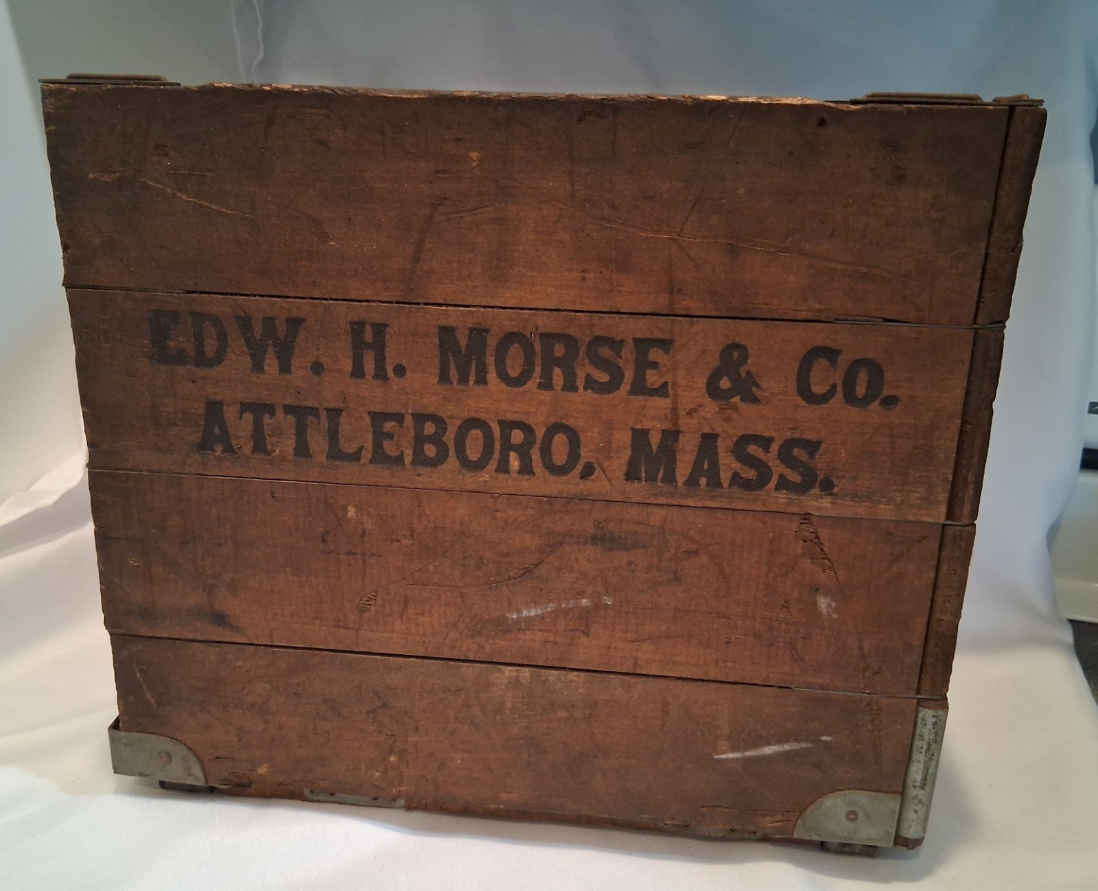 Vintage Hubbard's Wire Sewed Folding Box