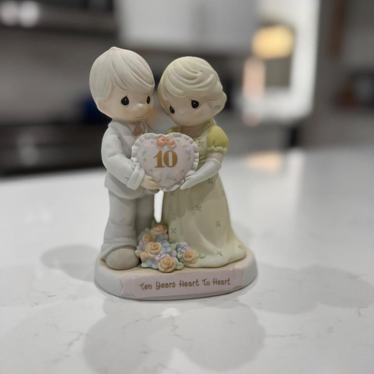 Precious Moments Ten Years Heart to Heart 1995 Anniversary Figurine 163805 Precious Moments Ten Years Heart to Heart 1995 Anniversary Figurine 163805