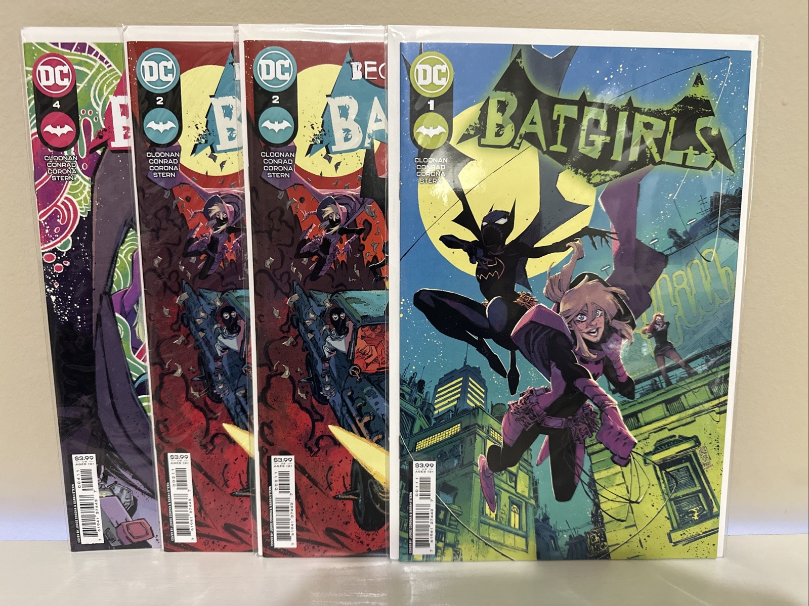 DC Comics BATGIRLS #1,2,2,4 Set first printing Cover A Cloonan Spoiler Cain DC Comics BATGIRLS #1,2,2,4 Set first printing Cover A Cloonan Spoiler Cain