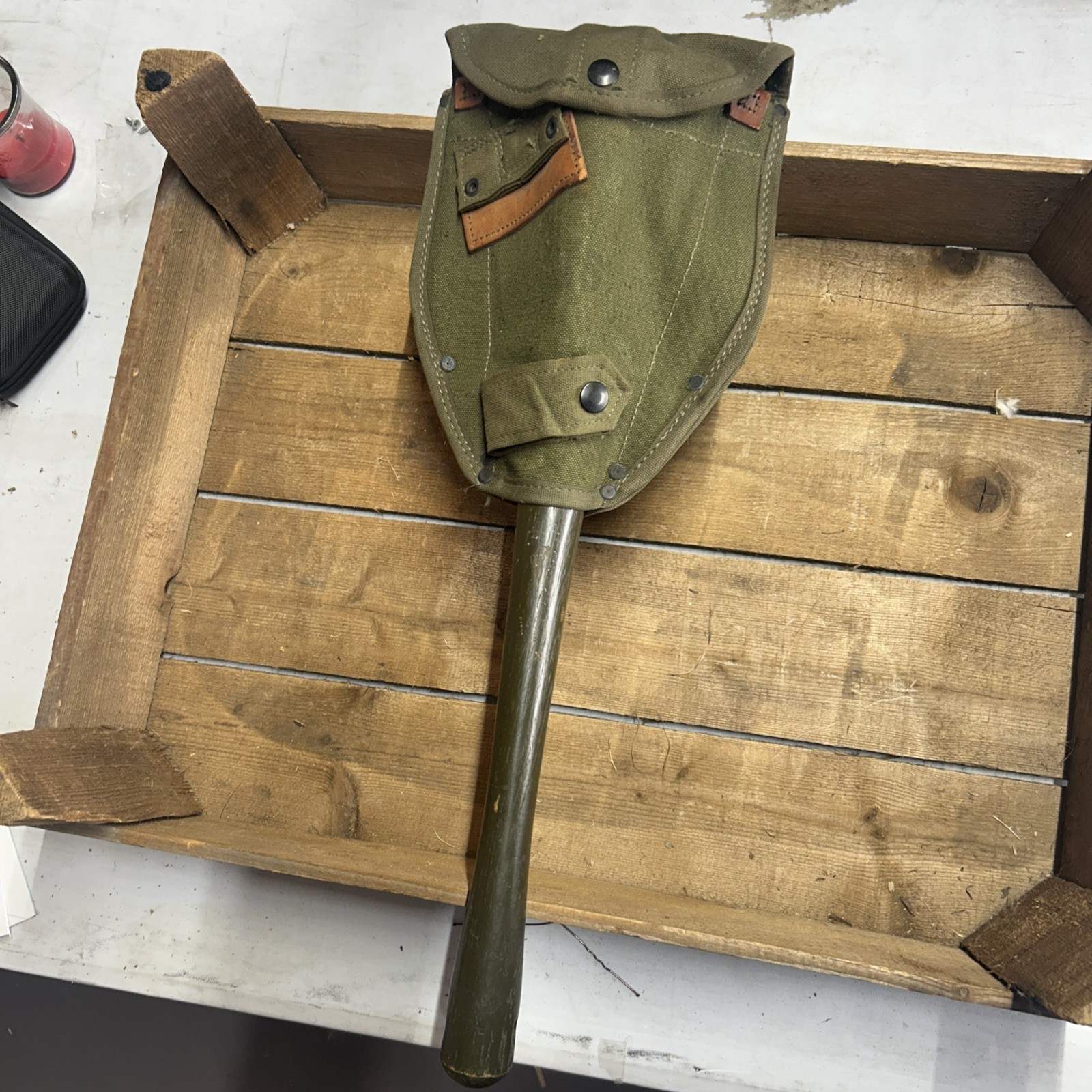 Original Vietnam ERA 1965 AMES E-Tool Entrenching Tool w/Pick & Canvas Cover Original Vietnam ERA 1965 AMES E-Tool Entrenching Tool w/Pick & Canvas Cover