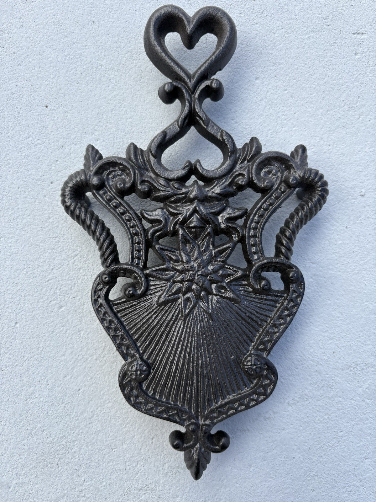 Antique Black Cast Iron Novelty Decorative Trivet with Feet Abstract Pattern Antique Black Cast Iron Novelty Decorative Trivet with Feet Abstract Pattern