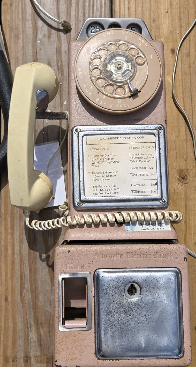 Vintage 1950’s Payphone Pink In Good  Condition, Working Phone Whrn Last Used 