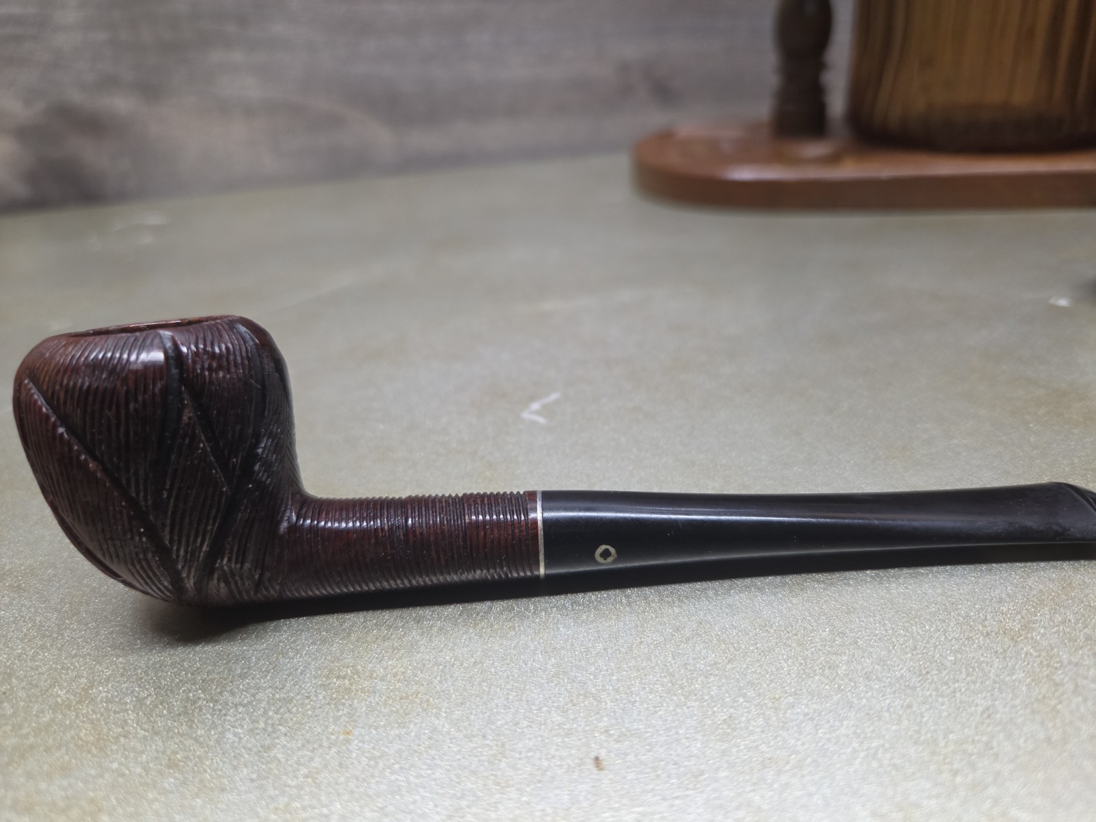 Vintage Kaywoodie Fine Line Pipe Wire Carved Unsmoked Vintage Kaywoodie Fine Line Pipe Wire Carved Unsmoked