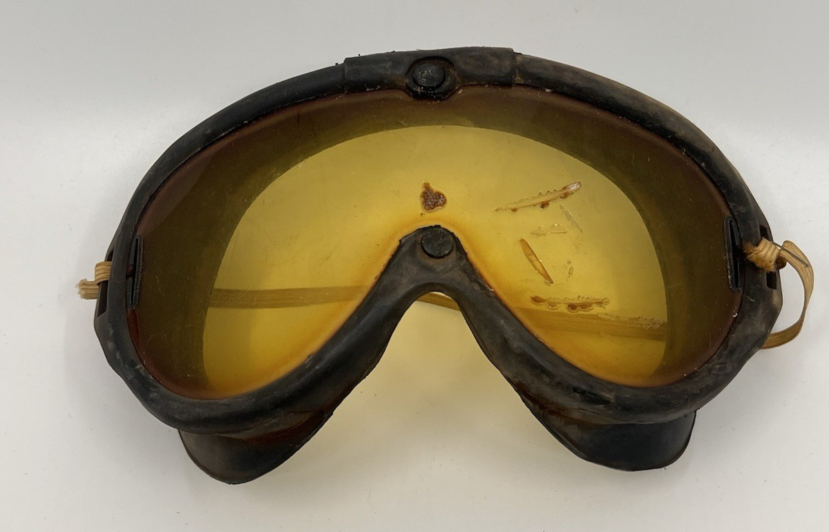 WWII USAAF M-1944 Aviator Goggles American Optical Pilot Sun Wind Dust US Army WWII USAAF M-1944 Aviator Goggles American Optical Pilot Sun Wind Dust US Army