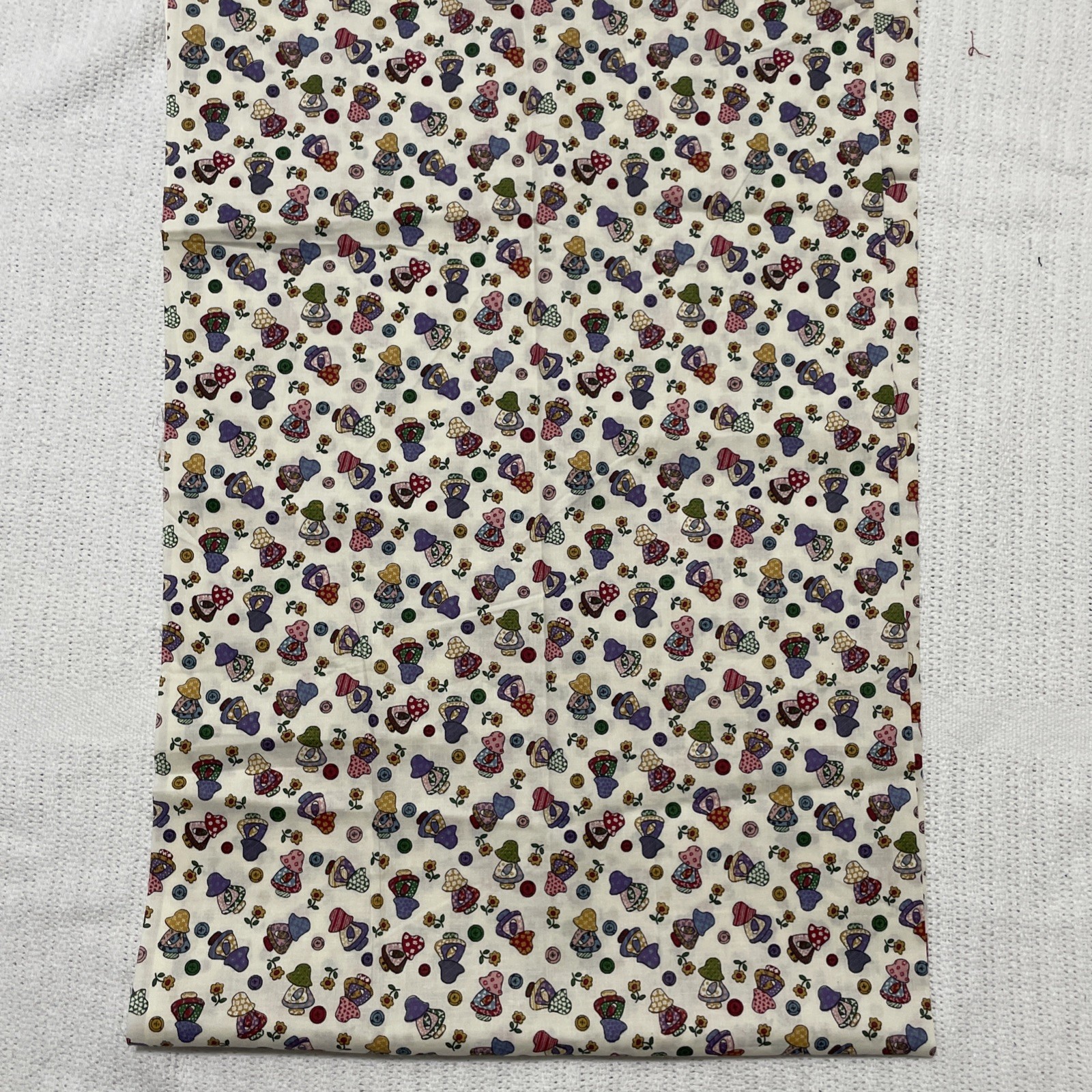 Vtg. Sunbonnet Sue Novelty Cotton Fabric 1980\'s Buttons/Floral 1 Yd 15” 44 Wide Vtg. Sunbonnet Sue Novelty Cotton Fabric 1980\'s Buttons/Floral 1 Yd 15” 44 Wide