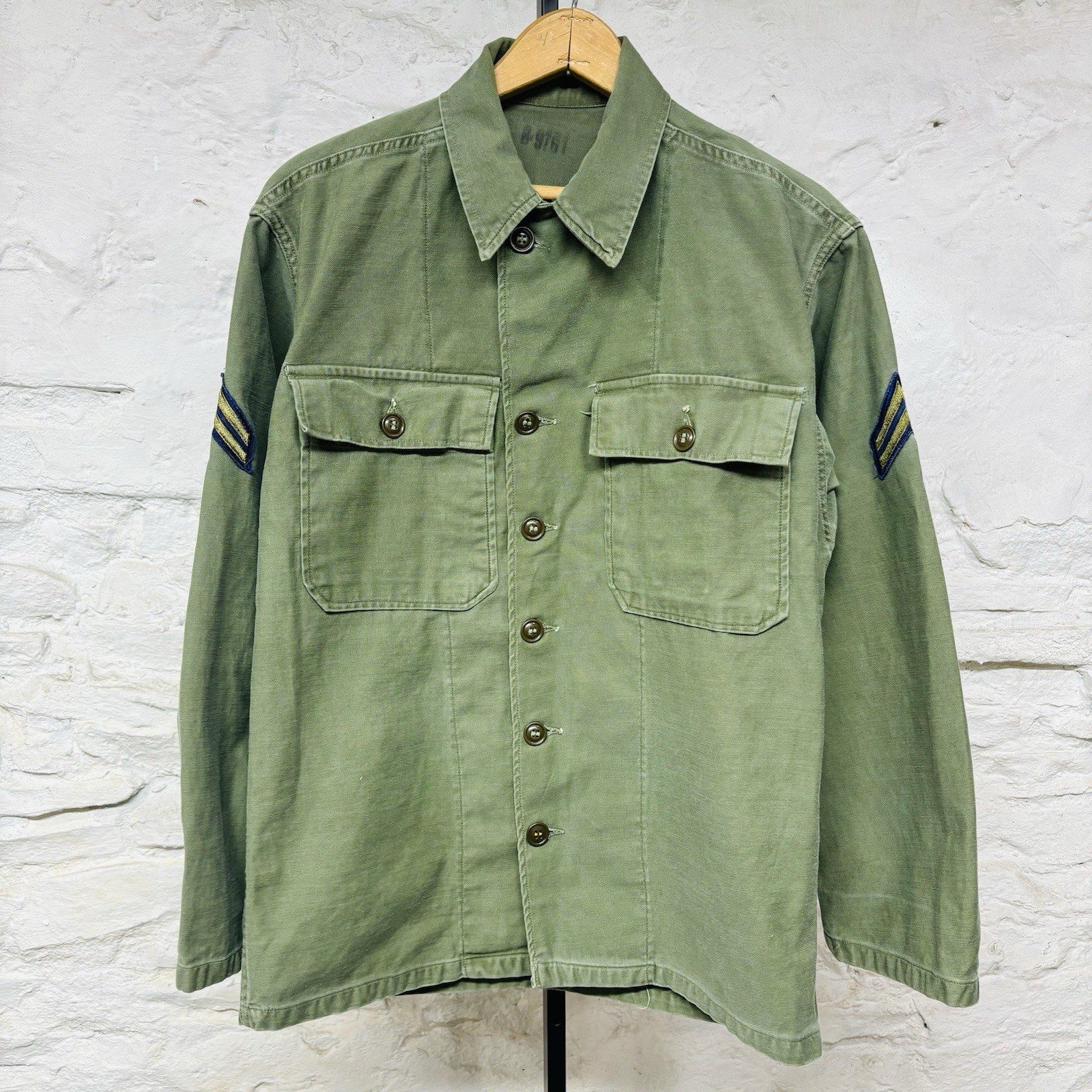 OG 107 Vintage 1950s Korean War Era US Army Shirt Utility Jacket with Patches OG 107 Vintage 1950s Korean War Era US Army Shirt Utility Jacket with Patches