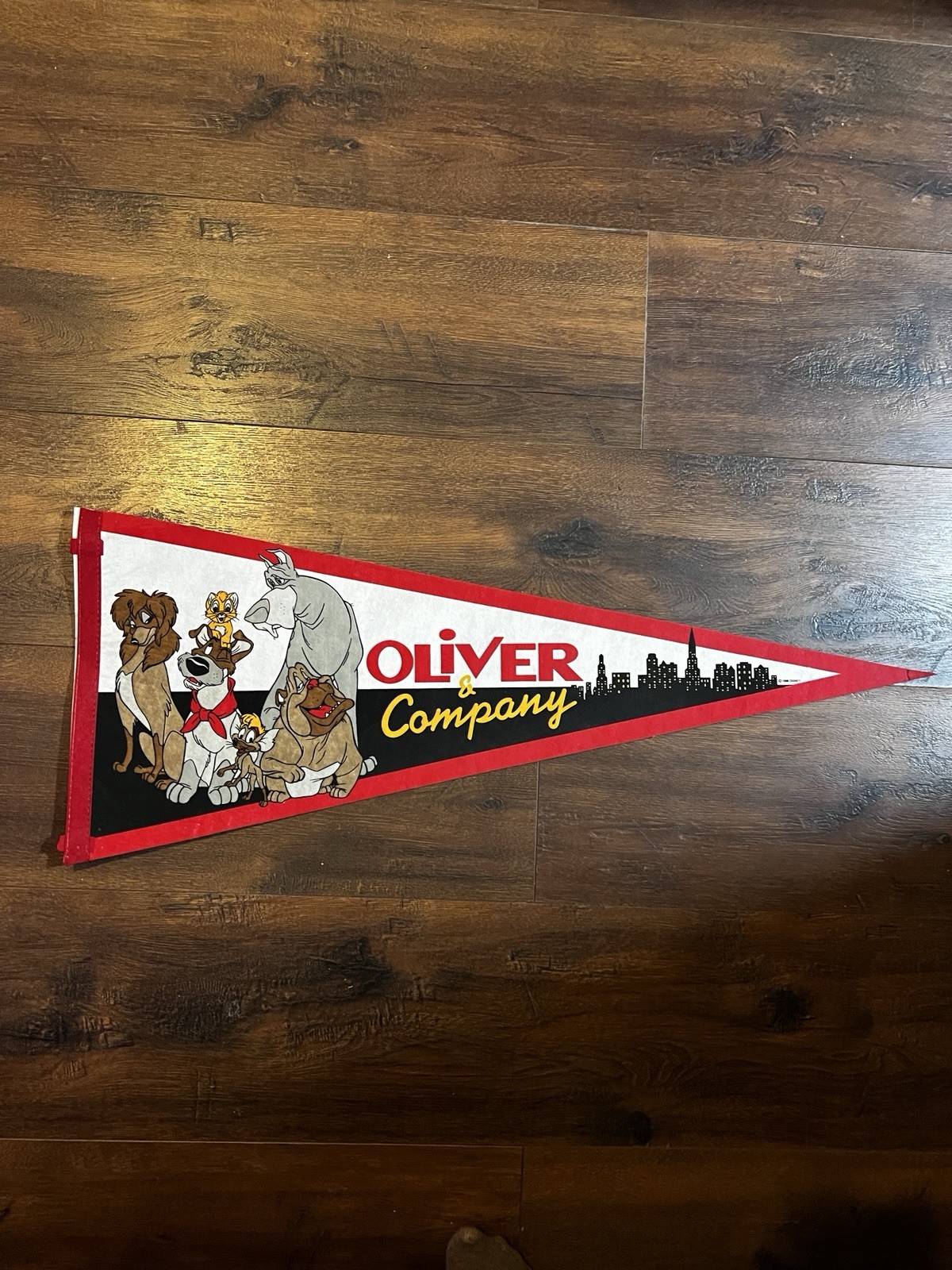 Rare Vintage 1988 Disney’s Oliver and Company Pennant Banner Flag