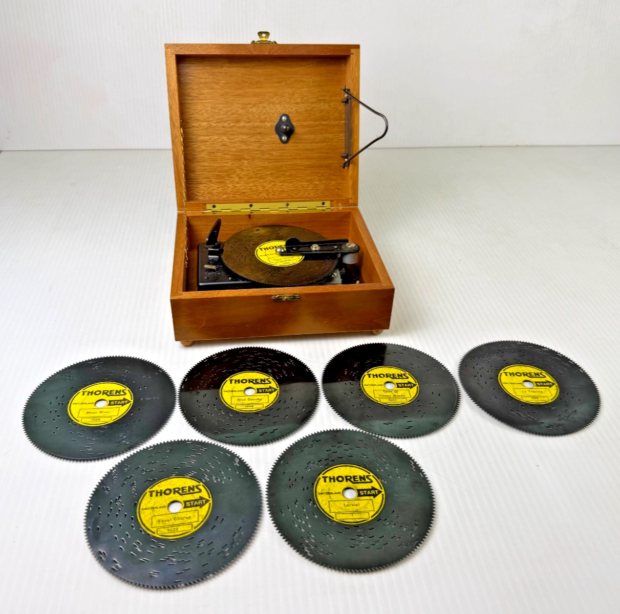 Vintage Thorens AD30 Swiss Disc Music Box Mechanical Wooden Case Working 7 discs