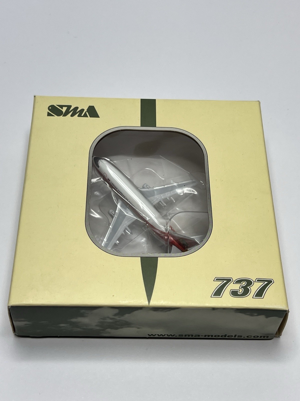 SMA-Taag Angola Airlines 737-200 D2-TBX “Rare” Model, 1:400 Scale SMA-Taag Angola Airlines 737-200 D2-TBX “Rare” Model, 1:400 Scale