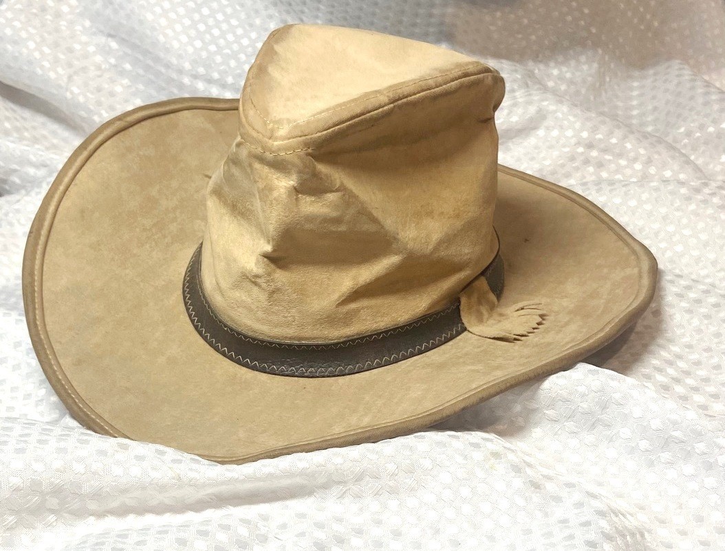 1980 VINTAGE RARE STETSON SMOKEY & THE BANDIT COWBOY / COWGIRL HAT  [UNIVERSAL]