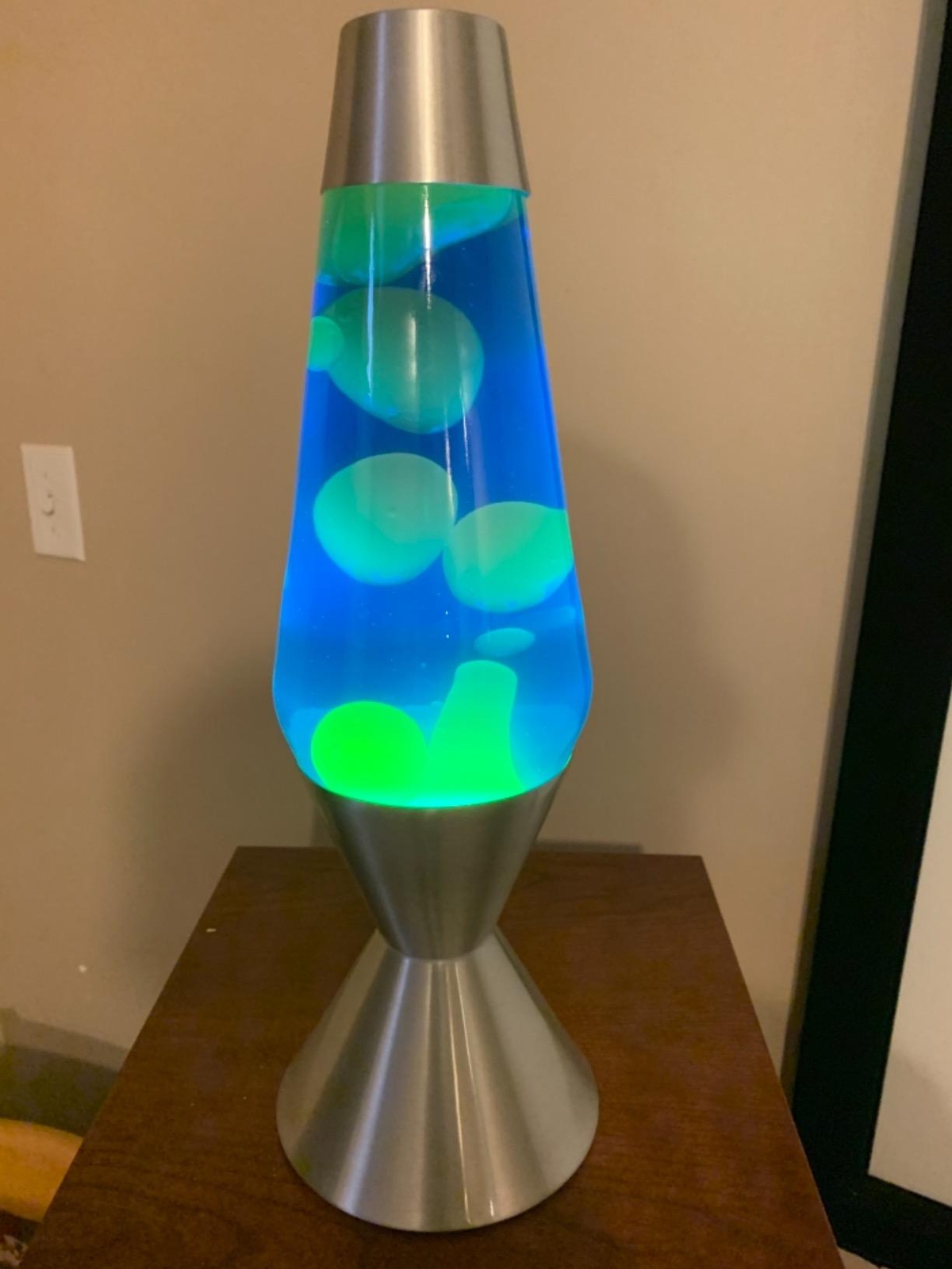 Lava Lamp Volcano Liquid Bulb Included Yellow Blue Silver Base 40 Watt, 52 Oz Lava Lamp Volcano Liquid Bulb Included Yellow Blue Silver Base 40 Watt, 52 Oz
